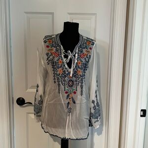 Johnny Was long sleeved white shirt   Size Large